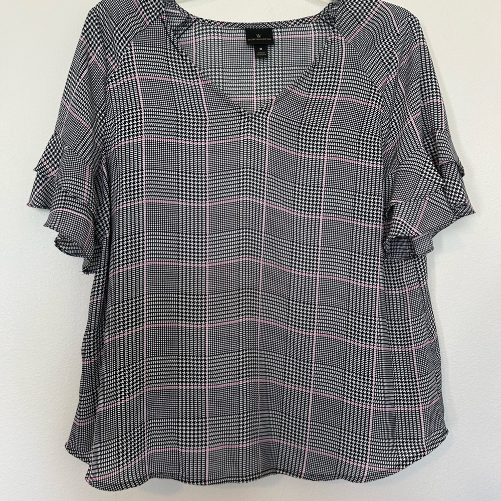 Worthington Black, White and Pink Flutter Sleeve Blouse
